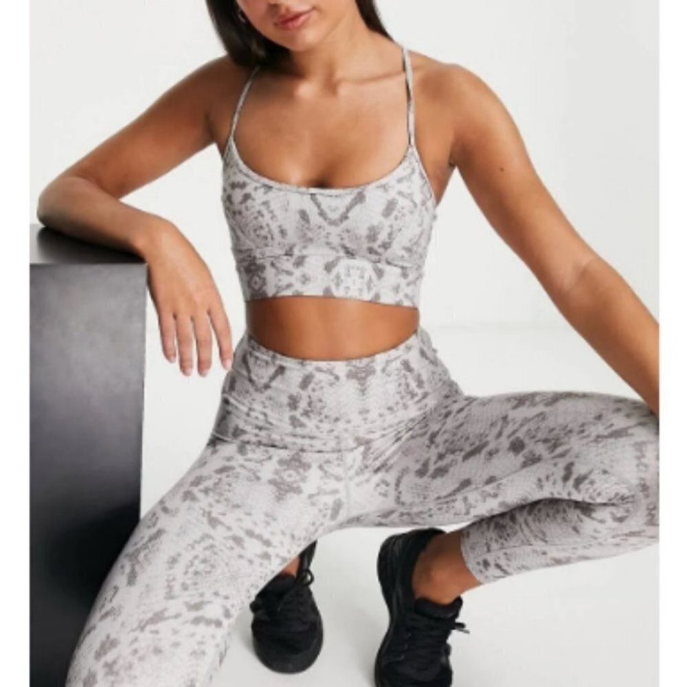 Varley Irena Light Support Sports bra - Picture 6 of 6